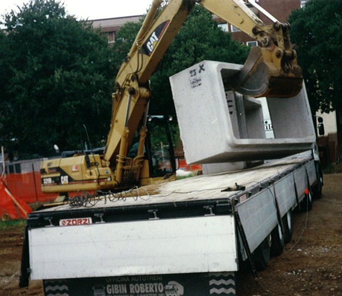 Scatolari prefabbricati - posa scatolare cantiere di Pistoia