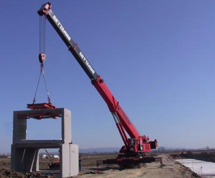 Scatolari prefabbricati - posa scatolari su cantiere di Livorno